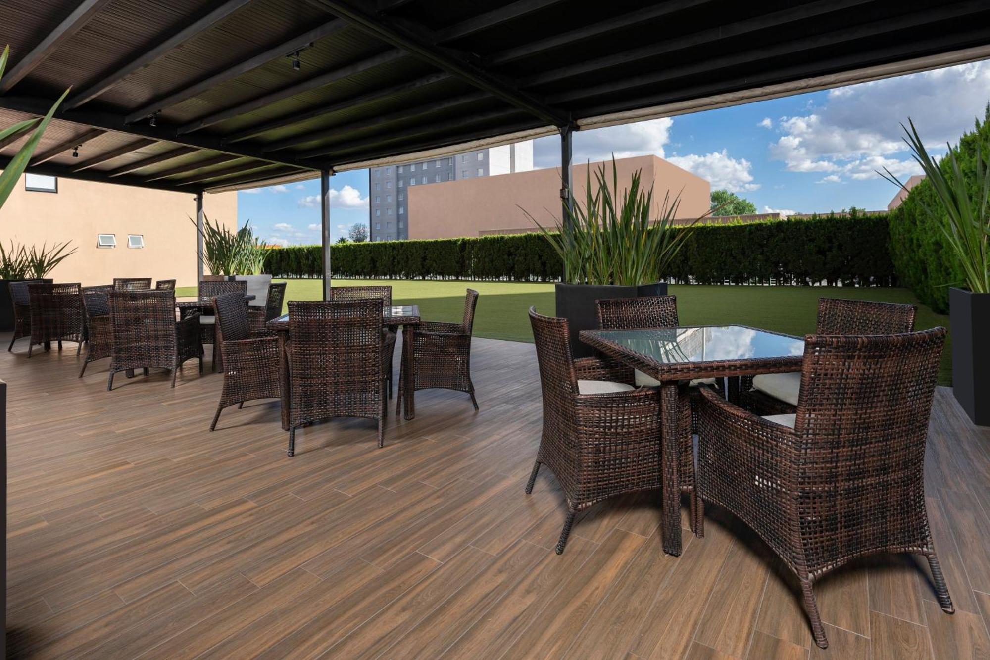 Hotel Courtyard By Marriott San Luis Potosí Exterior foto
